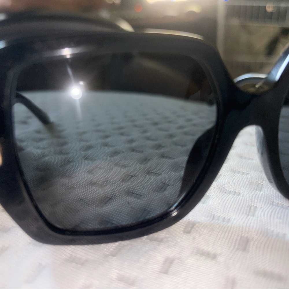 Tory Burch Black Oversized Square Sunglasses with Orange Case - Picture 3 of 8